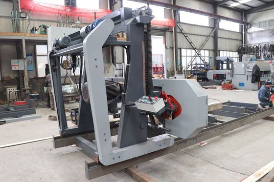 Máquina de serragem de processamento de madeira de madeira Serragem portátil de madeira, Serragem horizontal automática com alimentação por inversor