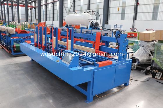 Máquina automática de pregar blocos de paletes de madeira