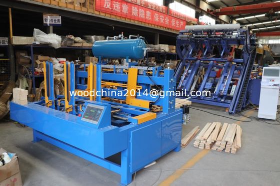 Máquina automática de pregar blocos de paletes de madeira