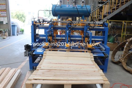 Voltagem 3 Fase ou conforme as necessidades do cliente Automação European Pallet Legs Nailing Machine