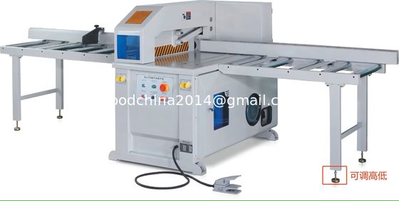 Máquina automática de corte de madeira de alta velocidade