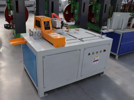 Máquina automática de corte de madeira para corte de blocos de paletes