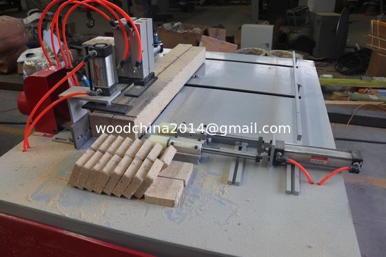 Máquina automática de corte de madeira para corte de blocos de paletes