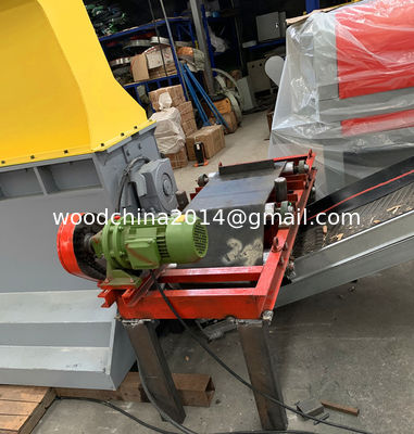 Mobile wood pallet crusher wood chip crusher wood crushing machine with shaft diameter 440mm